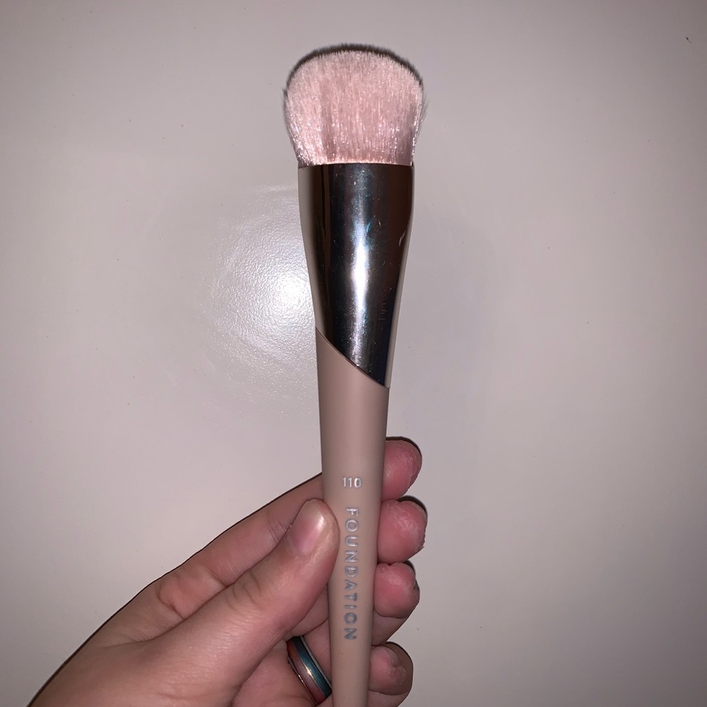 Fenty 110 foundation brush